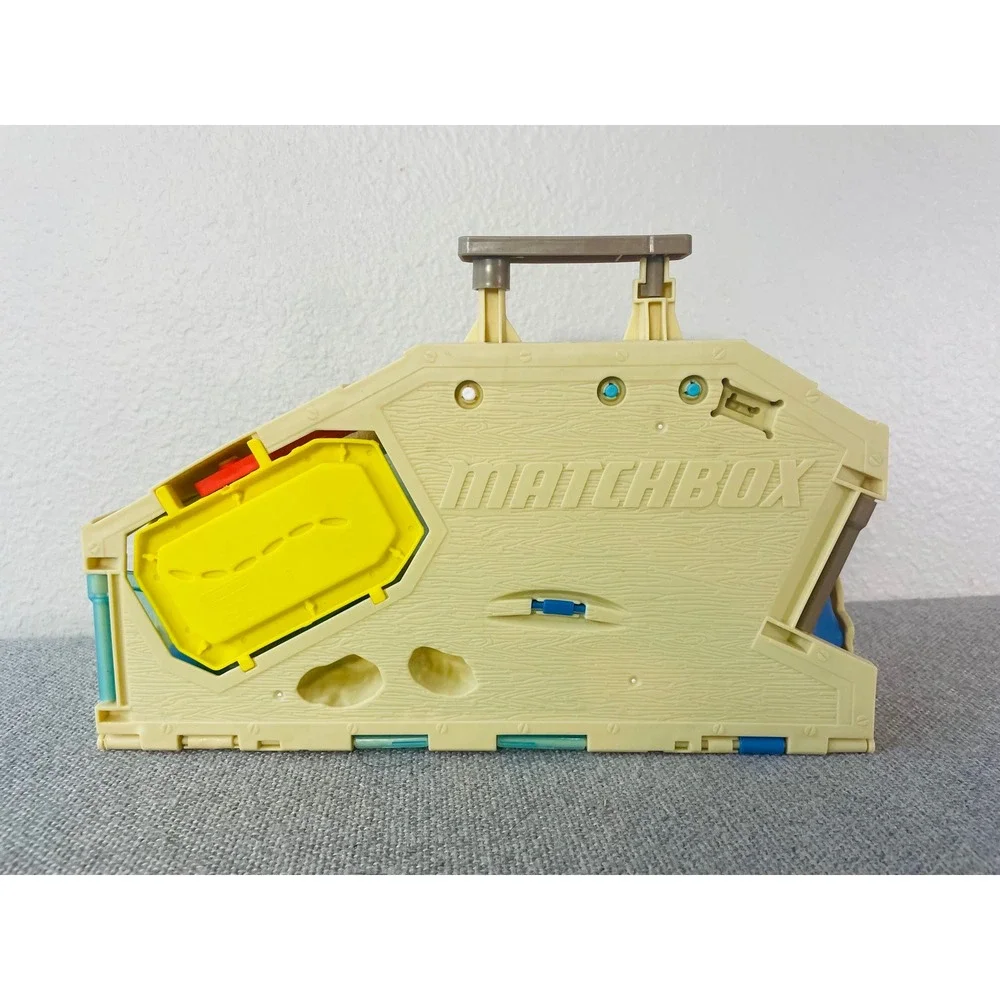 Matchbox MBX Shark Adventure Portable Playset Mattel Car Track Toy